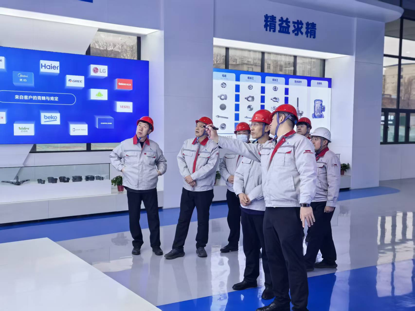 臨汾市委常委、洪洞縣委書記張晉偉深入華翔洪洞智能科技產(chǎn)業(yè)園調(diào)研